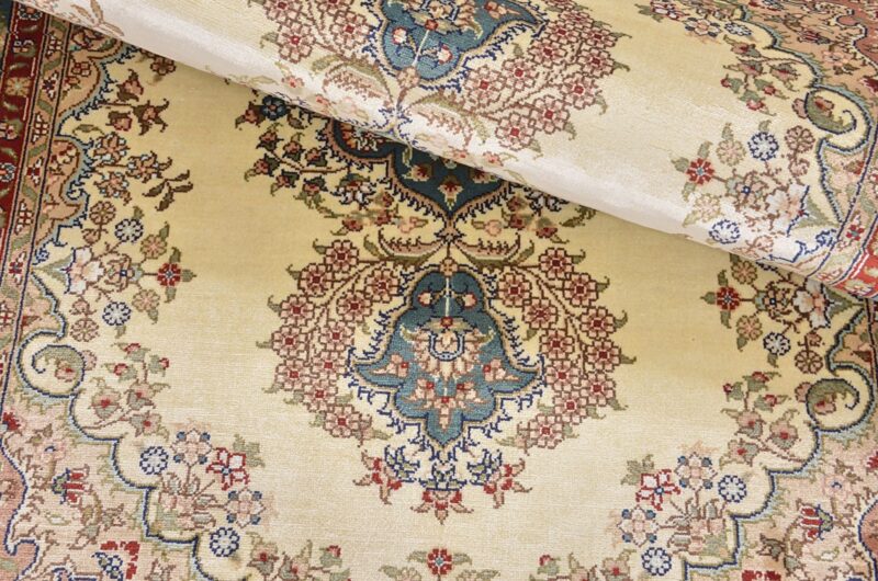 Ghom Orientteppich 78 × 121 cm, Seide, handgeknüpft