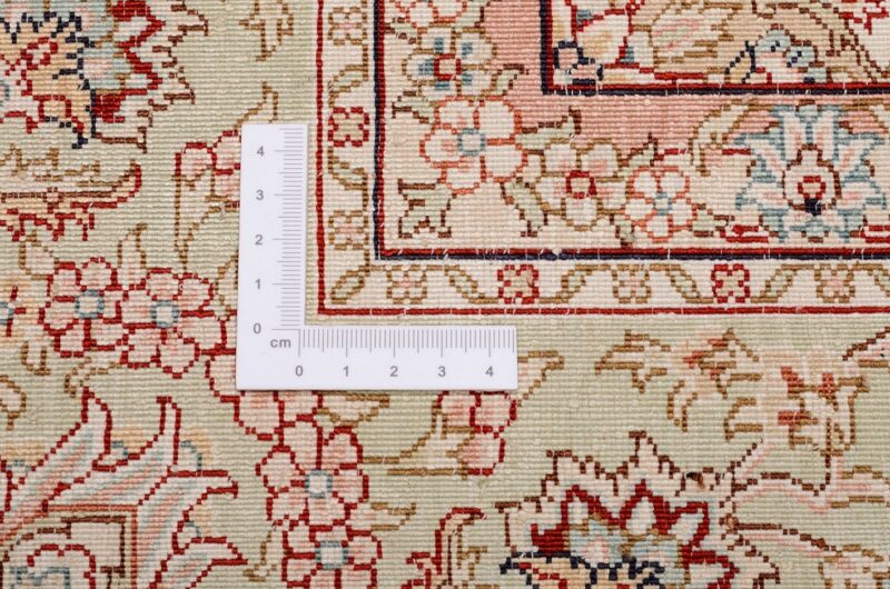 Hereke Orientteppich 123 × 183 cm, Seide, handgeknüpft