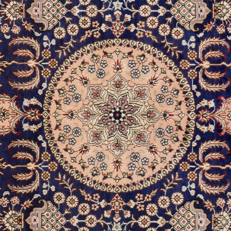 Hereke Orientteppich 124 × 180 cm, Seide, handgeknüpft