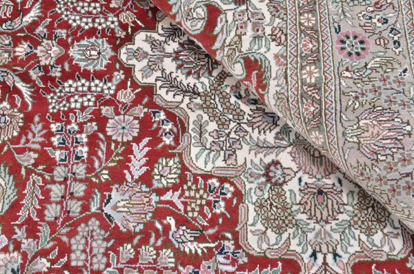Hereke Orientteppich 125 × 190 cm, Seide, handgeknüpft