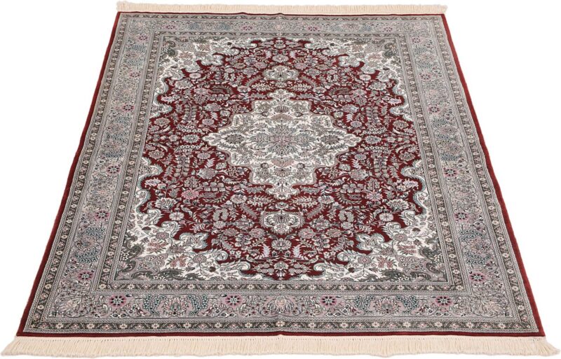 Hereke Orientteppich 125 × 190 cm, Seide, handgeknüpft