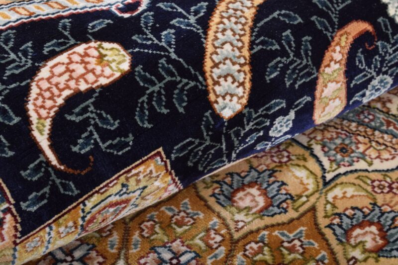Hereke Orientteppich 248 × 248 cm, Seide, handgeknüpft