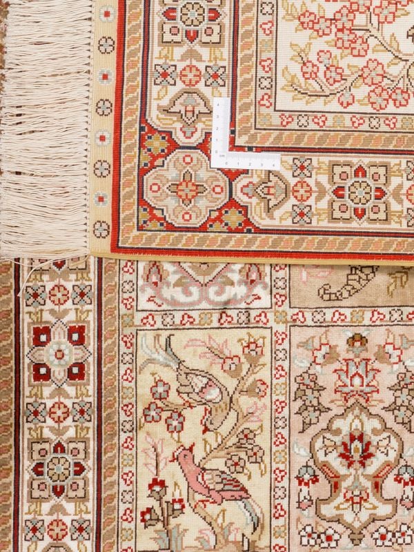 Hereke Orientteppich 63 × 92 cm, Seide, handgeknüpft