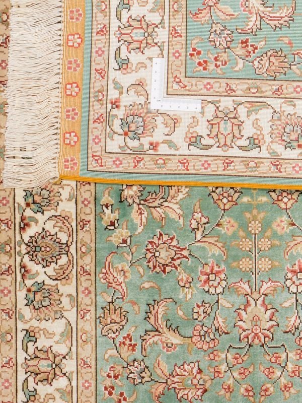 Hereke Orientteppich 63 × 92 cm, Seide, handgeknüpft