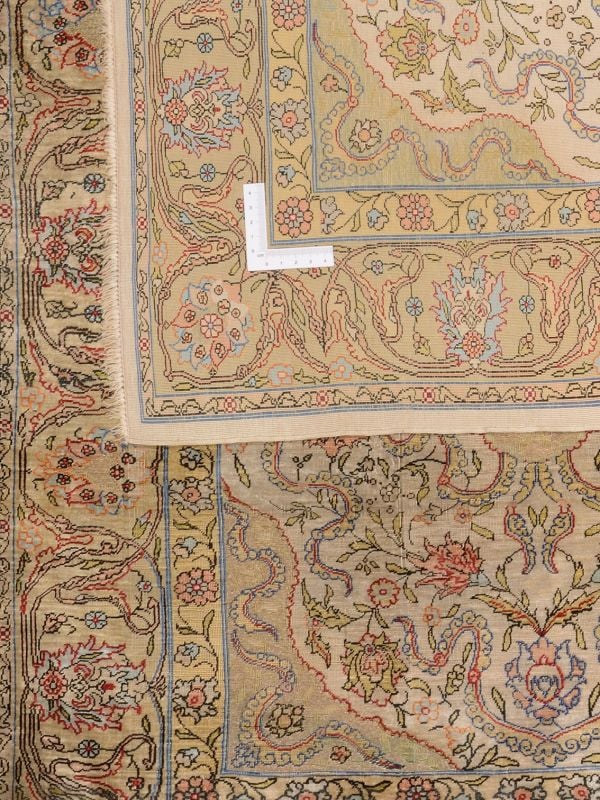orientteppich-hereke-76-x-103-cm-seide-handgeknupft-antik-2.jpg Hereke Orientteppich 76 × 103 cm, Seide, handgeknüpft antik