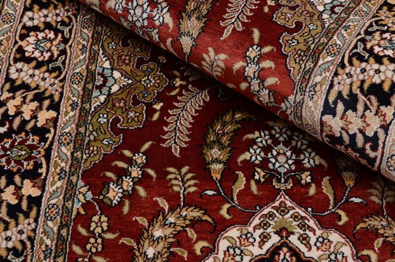 Hereke Orientteppich 79 × 328 cm, Seide, handgeknüpft