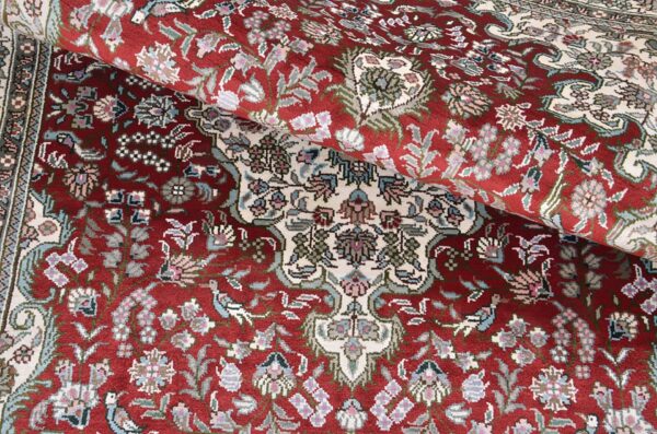 Hereke Orientteppich 80 × 124 cm, Seide, handgeknüpft