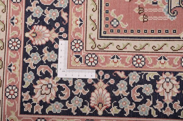 Hereke Orientteppich 80 × 124 cm, Seide, handgeknüpft