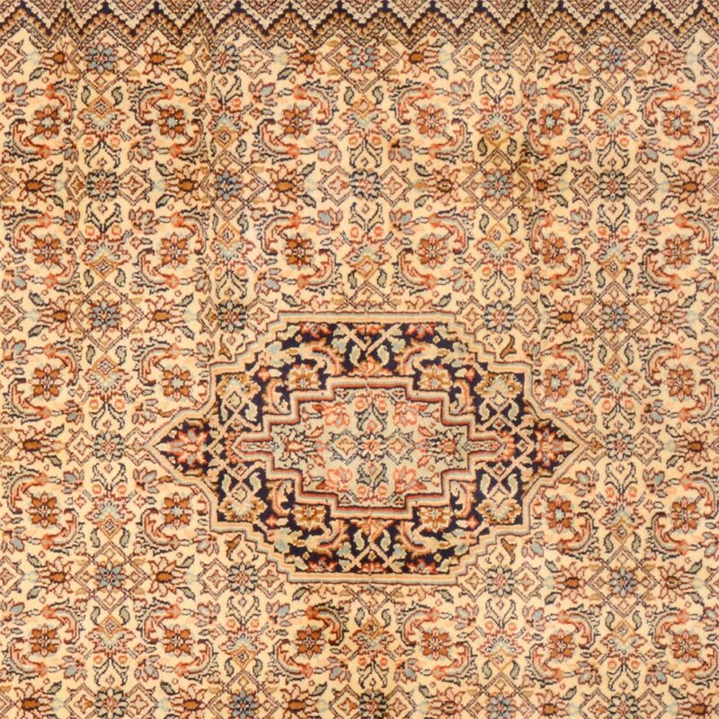 Indien Orientteppich 132 × 186 cm, Seide, handgeknüpft