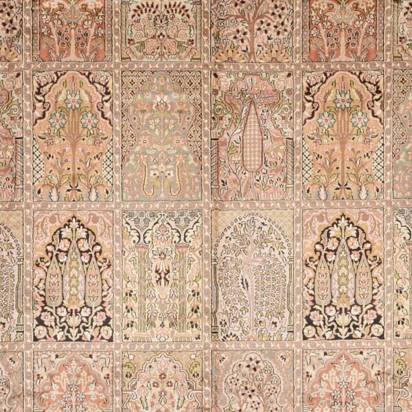 Indien Orientteppich 273 × 370 cm, Seide, handgeknüpft