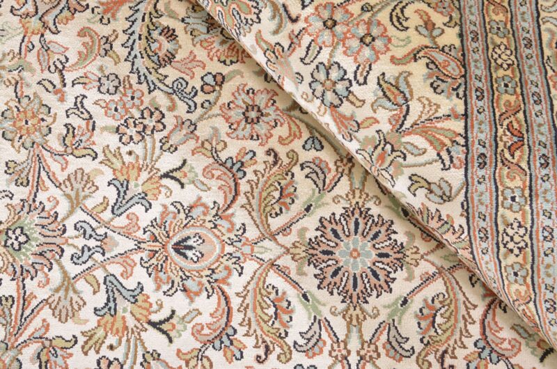 Kaschmir Orientteppich 186 × 280 cm, Seide, handgeknüpft