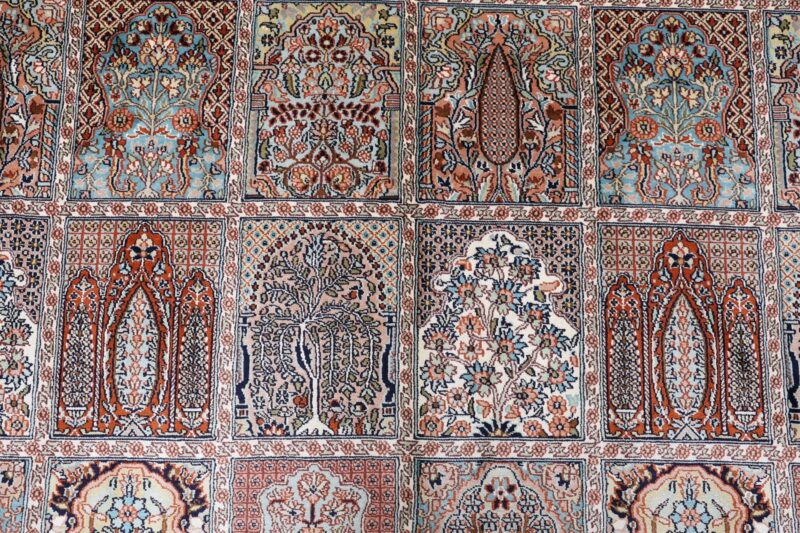 Kaschmir Orientteppich 215 × 301 cm, Seide, handgeknüpft