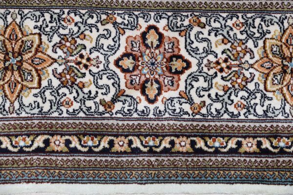 Kashmir Orientteppich 162 × 241 cm, Seide, handgeknüpft