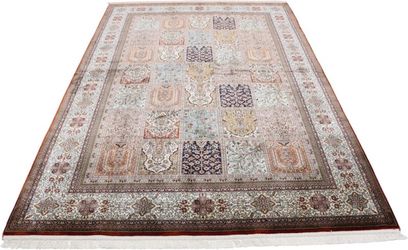 Kashmir Orientteppich 168 × 245 cm, Seide, handgeknüpft