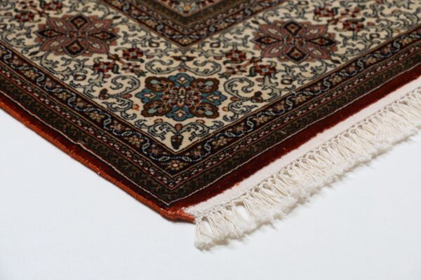 Kashmir Orientteppich 168 × 245 cm, Seide, handgeknüpft