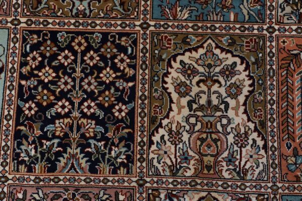 Kashmir Orientteppich 168 × 245 cm, Seide, handgeknüpft