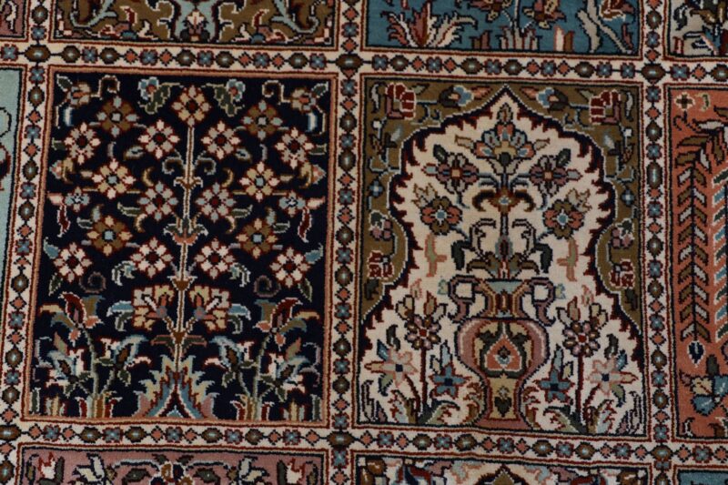 Kashmir Orientteppich 168 × 245 cm, Seide, handgeknüpft