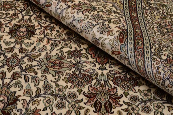 Kashmir Orientteppich 169 × 252 cm, Seide, handgeknüpft