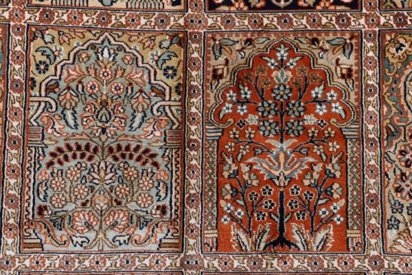 Kashmir Orientteppich 170 × 250 cm, Seide, handgeknüpft