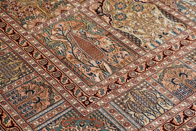 Kashmir Orientteppich 170 × 250 cm, Seide, handgeknüpft