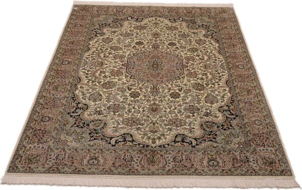 Kashmir Orientteppich 172 × 248 cm, Seide, handgeknüpft