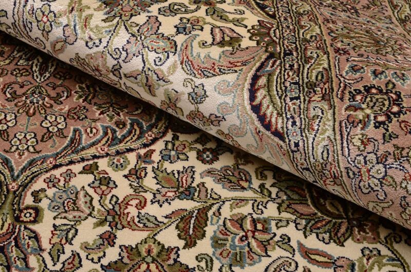 Kashmir Orientteppich 172 × 248 cm, Seide, handgeknüpft