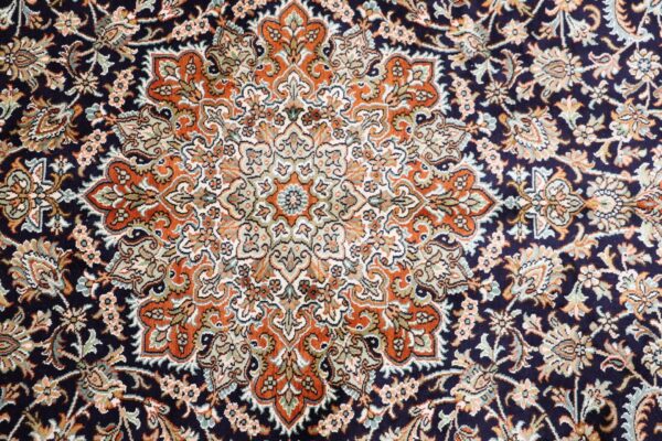 Kashmir Orientteppich 175 × 245 cm, Seide, handgeknüpft