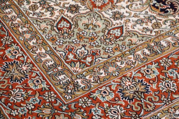 Kashmir Orientteppich 175 × 245 cm, Seide, handgeknüpft