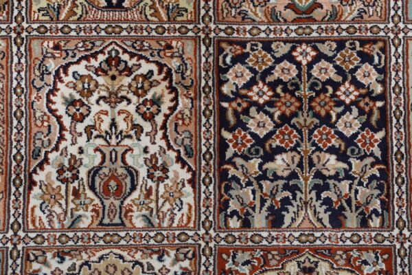 Kashmir Orientteppich 175 × 246 cm, Seide, handgeknüpft