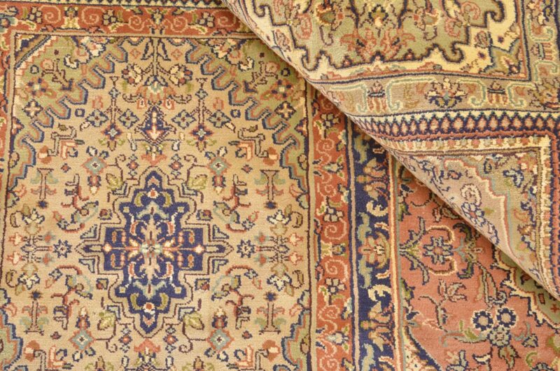 Kashmir Orientteppich 182 × 270 cm, Seide, handgeknüpft
