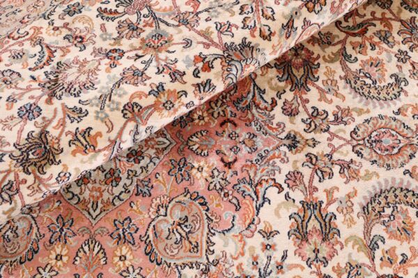 Kashmir Orientteppich 183 × 277 cm, Seide, handgeknüpft Patina