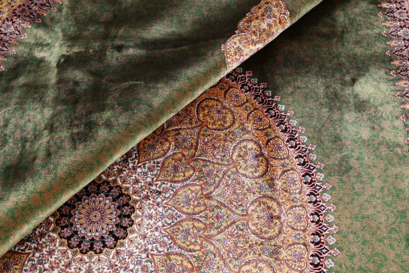 Kashmir Orientteppich 200 × 300 cm, Seide, handgeknüpft edel