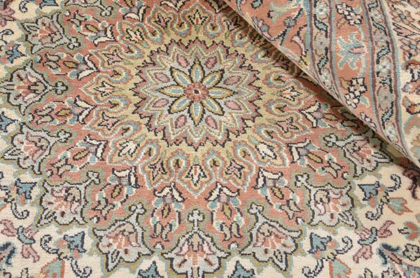orientteppich-kashmir-212-x-307-cm-seide-handgeknupft-10.jpg Kashmir Orientteppich 212 × 307 cm, Seide, handgeknüpft