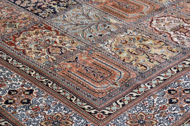 Kashmir Orientteppich 215 × 296 cm, Seide, handgeknüpft