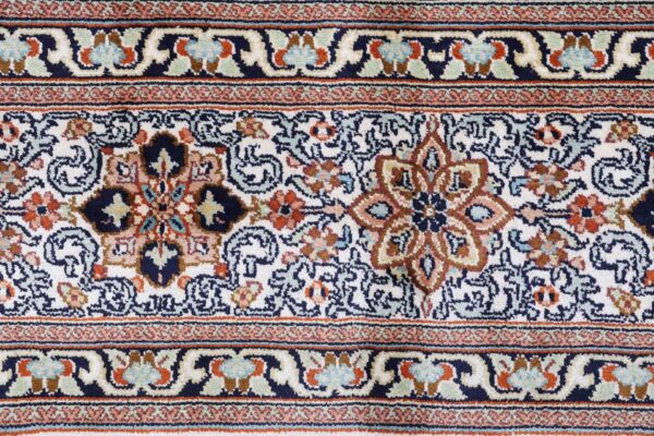 Kashmir Orientteppich 215 × 296 cm, Seide, handgeknüpft