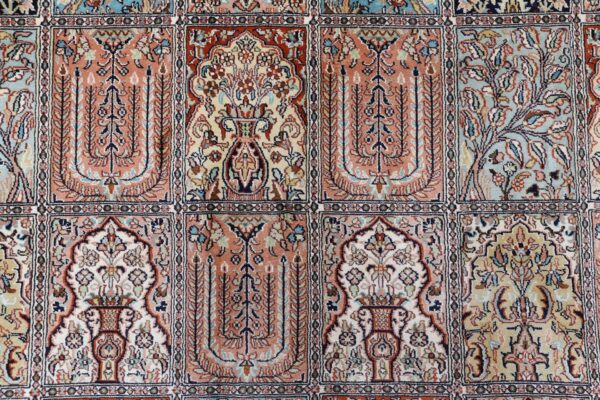 Kashmir Orientteppich 215 × 296 cm, Seide, handgeknüpft