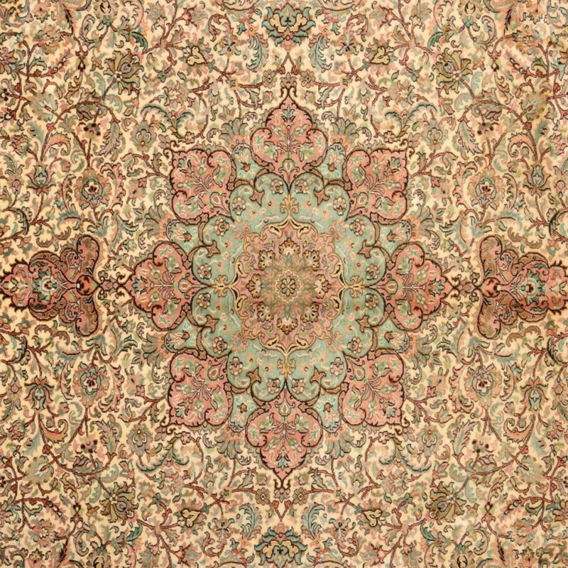 Kashmir Orientteppich 221 × 302 cm, Seide, handgeknüpft