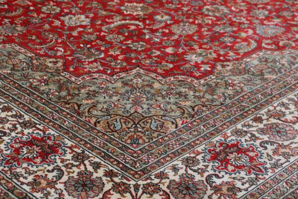 Kashmir Orientteppich 244 × 335 cm, Seide, handgeknüpft Pastell