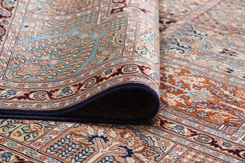 Kashmir Orientteppich 244 × 342 cm, Seide, handgeknüpft