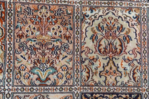 Kashmir Orientteppich 245 × 245 cm, Seide, handgeknüpft