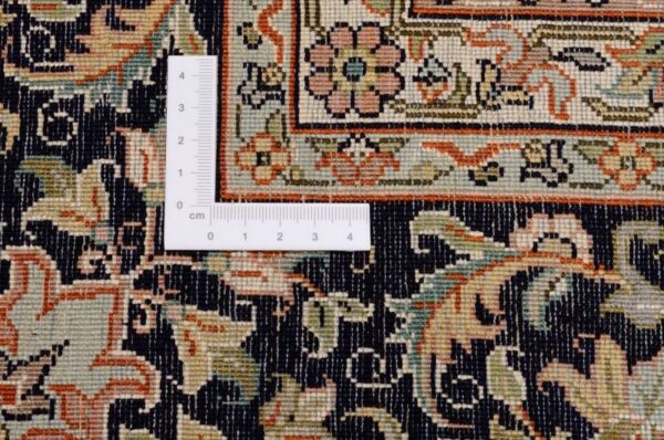 Kashmir Orientteppich 245 × 335 cm, Seide, handgeknüpft persisch