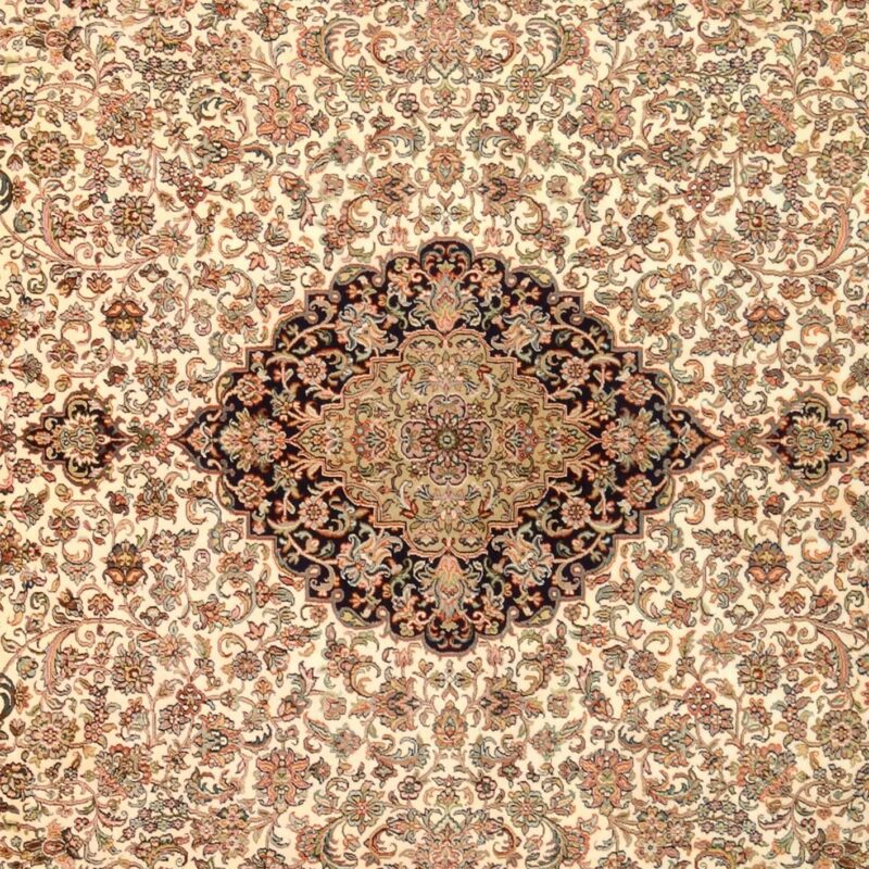 Kashmir Orientteppich 245 × 335 cm, Seide, handgeknüpft persisch