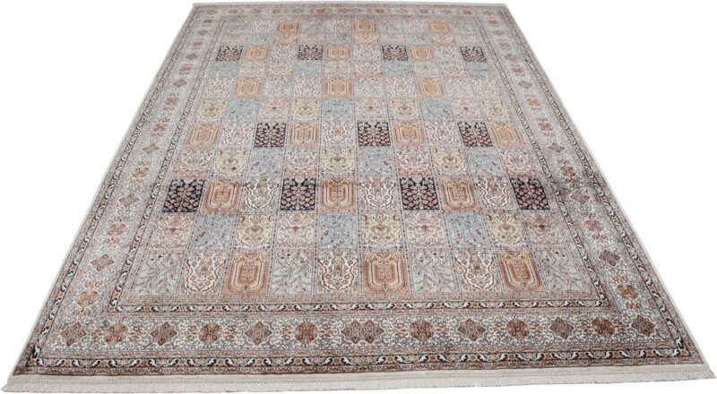 orientteppich-kashmir-247-x-349-cm-seide-handgeknupft-persisch-1.jpg Kashmir Orientteppich 247 × 349 cm, Seide, handgeknüpft persisch