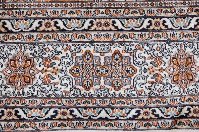 orientteppich-kashmir-247-x-349-cm-seide-handgeknupft-persisch-7.jpg Kashmir Orientteppich 247 × 349 cm, Seide, handgeknüpft persisch