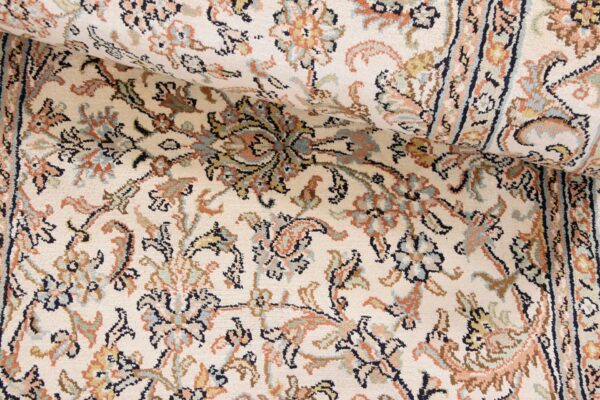 Kashmir Orientteppich 70 × 434 cm, Seide, handgeknüpft