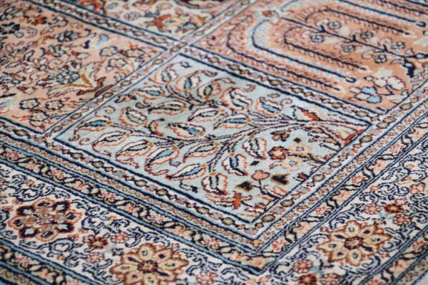 Kashmir Orientteppich 76 × 241 cm, Seide, handgeknüpft Indisch