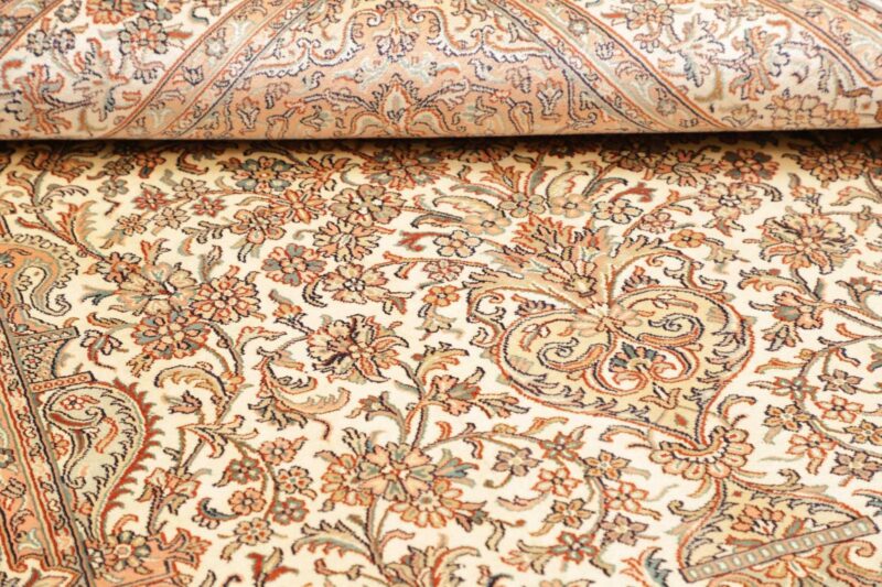 orientteppich-kashmirseide-127-x-185-cm-seide-handgeknupft-9.jpg Kaschmirseide Orientteppich 127 × 185 cm, Seide, handgeknüpft