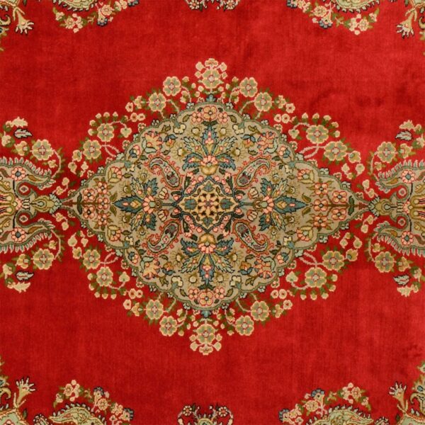 Kaschmirseide Orientteppich 137 × 197 cm, Seide, handgeknüpft edel