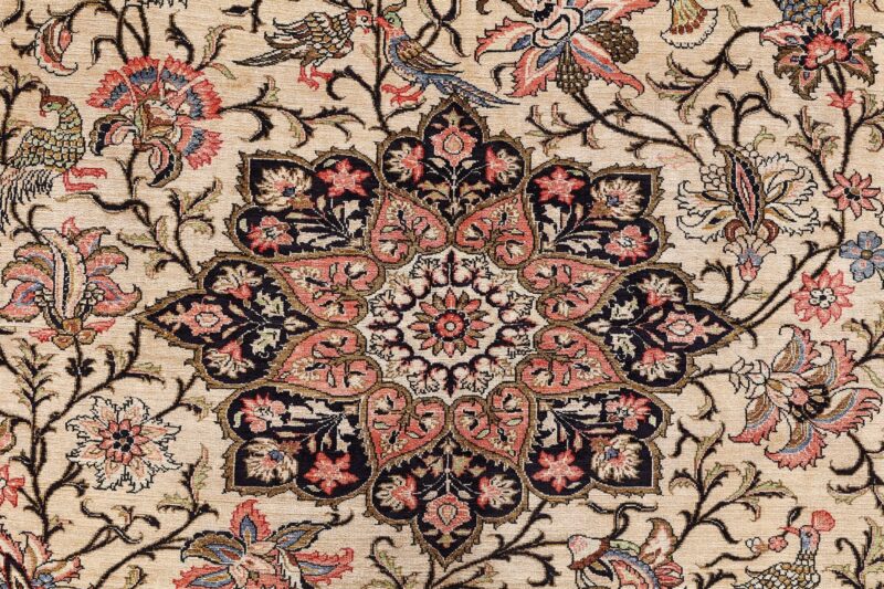 Ghom Perserteppich 135 × 195 cm, Seide, handgeknüpft antik