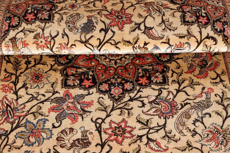 Ghom Perserteppich 135 × 195 cm, Seide, handgeknüpft antik